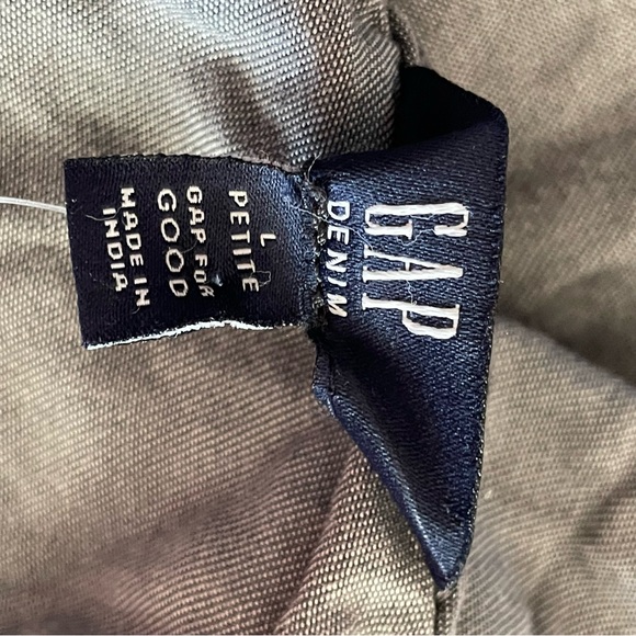 Black chambray denim top with smocked bell sleeves large. - Picture 4 of 8